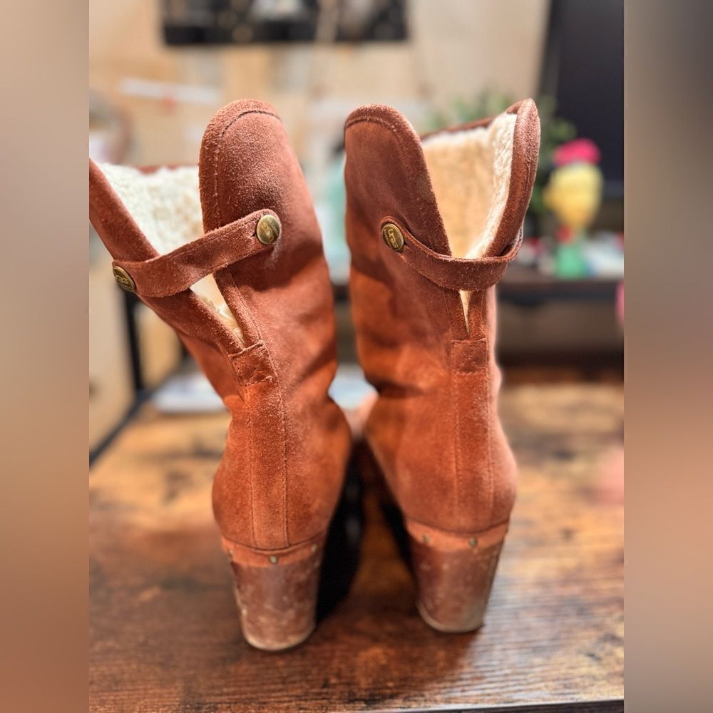 UGG Lynnea Size 9 Shearling Studded Brown Leather Heel Boots - Picture 10 of 10